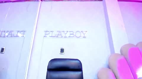 Snapshot of laurenhu chatting on 10/14/25, 05:08 Lauren Hu online show from 10/14/25, 05:08