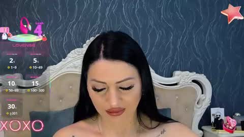 Snapshot of laurenjenssen chatting on 02/14/25, 09:24 Laura online show from 02/14/25, 09:24