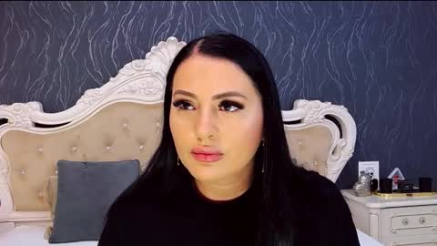 Snapshot of laurenjenssen chatting on 09/09/25, 02:16 Laura online show from 09/09/25, 02:16