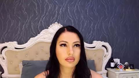 Laura online show from 11/13/25, 08:35