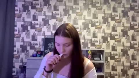 Hannah online show from 09/09/25, 04:17