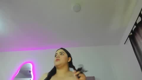Snapshot of laurenlaine99 chatting on 03/11/25, 12:06 laurenlaine online show from 03/11/25, 12:06