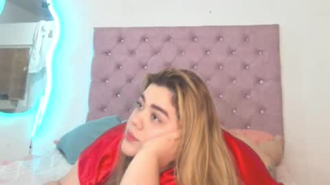 Snapshot of laurenlaine99 chatting on 10/15/25, 04:18 laurenlaine online show from 10/15/25, 04:18