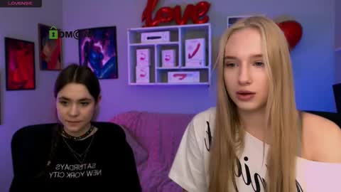 Snapshot of laurenmurrr chatting on 02/15/26, 10:14 Laure online show from 02/15/26, 10:14