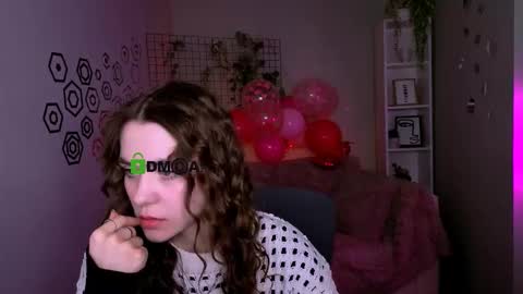 Snapshot of laurenmurrr chatting on 02/20/26, 10:27 Laure online show from 02/20/26, 10:27