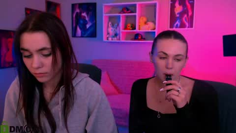 Laure online show from 04/25/26, 01:41