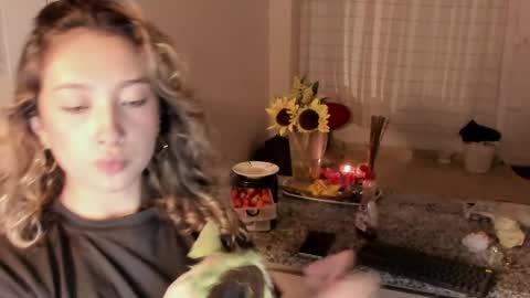 laurenn_111 online show from 05/27/26, 02:19