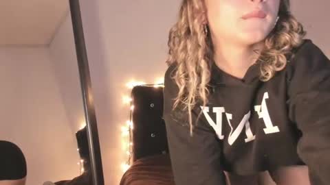 laurenn_111 online show from 06/14/26, 10:06