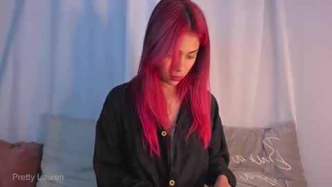 Snapshot of laurenn__1 chatting on 02/18/26, 02:51 Lauren online show from 02/18/26, 02:51