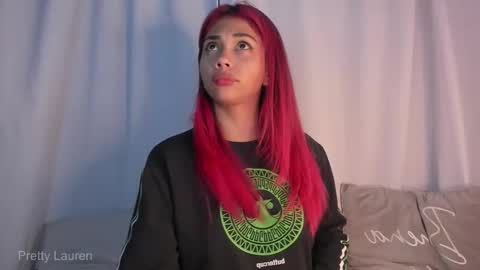 Snapshot of laurenn__1 chatting on 02/19/26, 02:40 Lauren online show from 02/19/26, 02:40