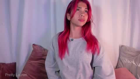 Snapshot of laurenn__1 chatting on 02/26/26, 03:05 Lauren online show from 02/26/26, 03:05