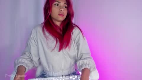 Snapshot of laurenn__1 chatting on 03/17/26, 02:49 Lauren online show from 03/17/26, 02:49