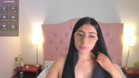 laurenn_smitth online show from 02/15/25, 12:33