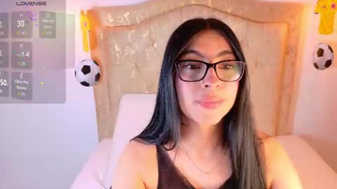 Snapshot of laurenn_smitth chatting on 06/13/26, 12:47 laurenn_smitth online show from 06/13/26, 12:47