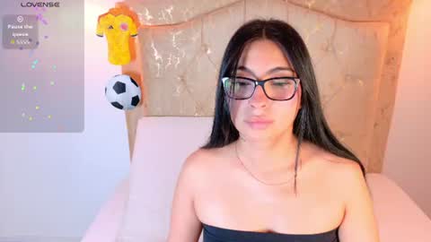 Snapshot of laurenn_smitth chatting on 07/16/26, 12:33 laurenn_smitth online show from 07/16/26, 12:33