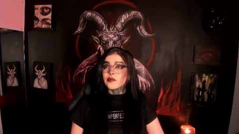 Snapshot of laurenrousexx chatting on 06/14/26, 01:25 LAUREN INDEPENDENT MODEL HELP ME REACH 100 LIKES PLS online show from 06/14/26, 01:25