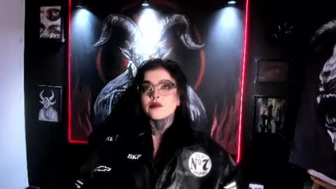 Snapshot of laurenrousexx chatting on 07/23/26, 01:08 LAUREN INDEPENDENT MODEL HELP ME REACH 100 LIKES PLS online show from 07/23/26, 01:08