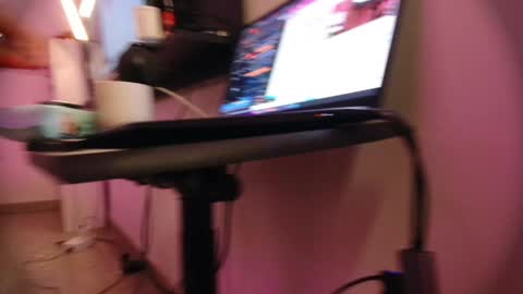 Snapshot of laurensaenz chatting on 05/19/26, 12:00 Lauren Saenz online show from 05/19/26, 12:00