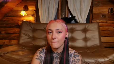 Snapshot of laurensex4 chatting on 11/22/25, 04:00 Lauren and Cristopher online show from 11/22/25, 04:00