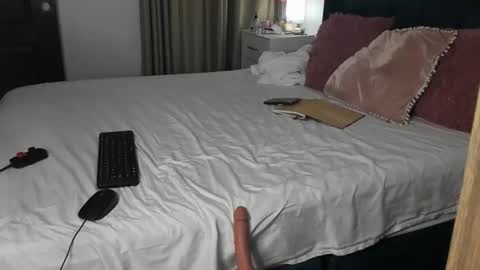 Snapshot of laurent_jones chatting on 03/29/26, 12:10 daniela angel online show from 03/29/26, 12:10