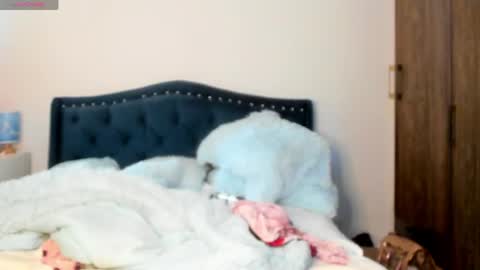 daniela angel     online show from 06/09/26, 11:55