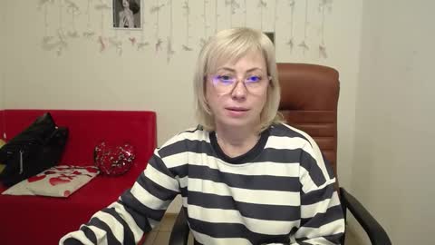 Snapshot of laurenwishy chatting on 01/19/26, 12:20 Lauren online show from 01/19/26, 12:20