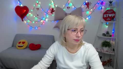 Snapshot of laurenwishy chatting on 02/16/26, 06:37 Lauren online show from 02/16/26, 06:37