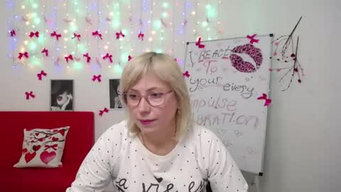 Snapshot of laurenwishy chatting on 03/06/26, 07:21 Lauren online show from 03/06/26, 07:21