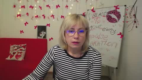 Snapshot of laurenwishy chatting on 03/10/26, 06:29 Lauren online show from 03/10/26, 06:29