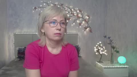 Snapshot of laurenwishy chatting on 03/24/26, 06:18 Lauren online show from 03/24/26, 06:18