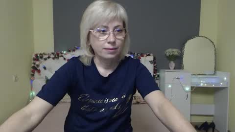 Snapshot of laurenwishy chatting on 03/29/26, 05:40 Lauren online show from 03/29/26, 05:40