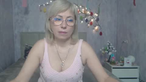 Snapshot of laurenwishy chatting on 04/06/26, 05:41 Lauren online show from 04/06/26, 05:41