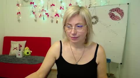 Snapshot of laurenwishy chatting on 04/09/26, 06:19 Lauren online show from 04/09/26, 06:19