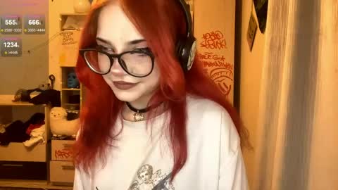 Snapshot of laurettecipro chatting on 06/07/26, 12:37 Eva online show from 06/07/26, 12:37