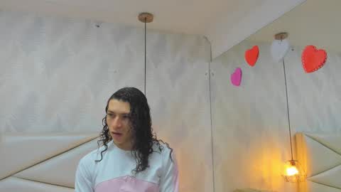 Laurent online show from 11/15/25, 10:45