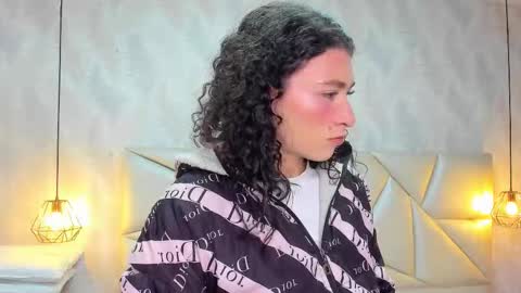 Laurent online show from 11/25/25, 11:21