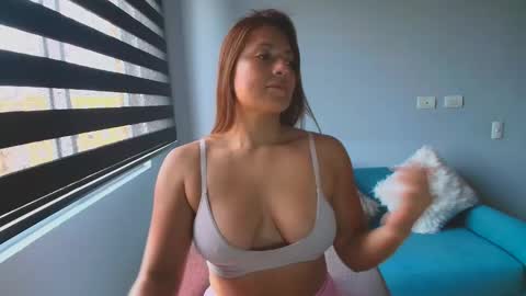 Snapshot of lauri_fit chatting on 03/05/26, 10:39 Lauri online show from 03/05/26, 10:39