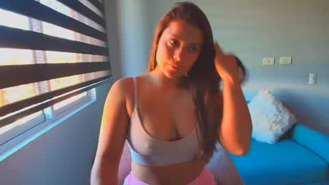 Snapshot of lauri_fit chatting on 03/15/26, 09:21 Lauri online show from 03/15/26, 09:21