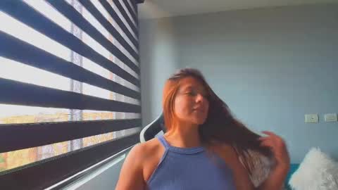 Snapshot of lauri_fit chatting on 04/15/26, 07:21 Lauri online show from 04/15/26, 07:21