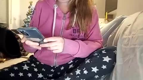 Snapshot of lauriehotxxx chatting on 12/12/24, 05:37 lauriehotxxx online show from 12/12/24, 05:37