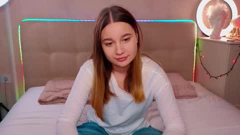 Snapshot of laurieperez chatting on 12/22/25, 12:57 Lola online show from 12/22/25, 12:57