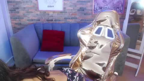 Laurita  online show from 02/10/25, 07:49