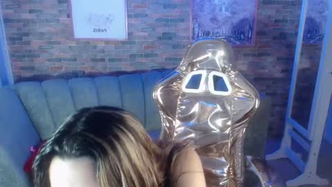 Snapshot of laurita_b chatting on 02/26/25, 11:15 Laurita online show from 02/26/25, 11:15