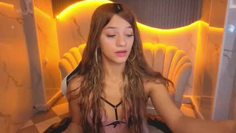 Snapshot of laurita_b chatting on 03/27/26, 08:19 Laurita online show from 03/27/26, 08:19