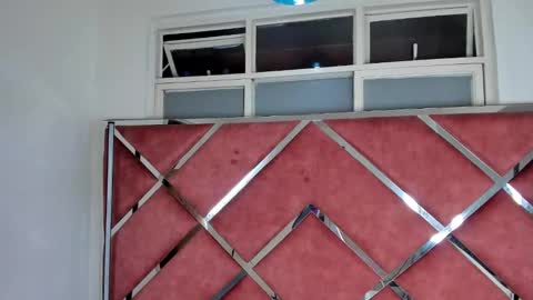 LauryJonson  online show from 03/02/25, 12:20