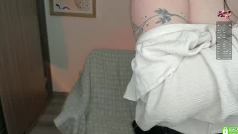 Lauryn online show from 10/11/25, 09:02