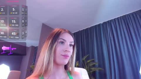 Snapshot of laurynncooper chatting on 02/17/26, 07:16 Laura online show from 02/17/26, 07:16