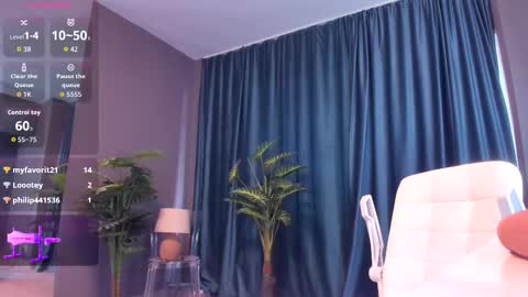 Snapshot of laurynncooper chatting on 03/02/26, 07:15 Laura online show from 03/02/26, 07:15