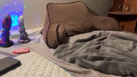 lausfavorite online show from 10/18/25, 05:54