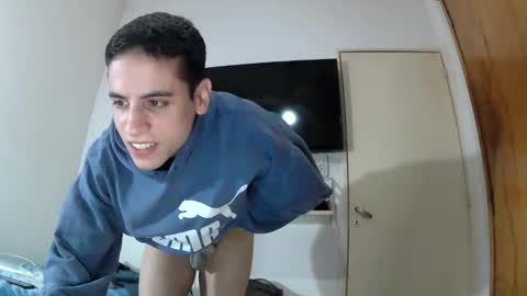 Snapshot of lauti_twink chatting on 11/25/25, 07:41 Lautaro online show from 11/25/25, 07:41